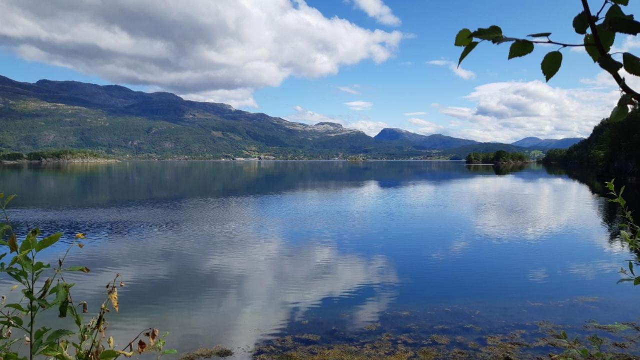 Teigen Leirstad, Feriehus Og Hytter Eikefjord Buitenkant foto